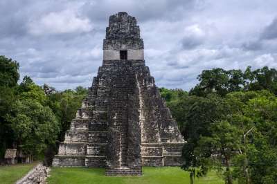 金字塔 Maya 寺庙 废墟 普拉莱 危地马拉 丛林 纪念碑