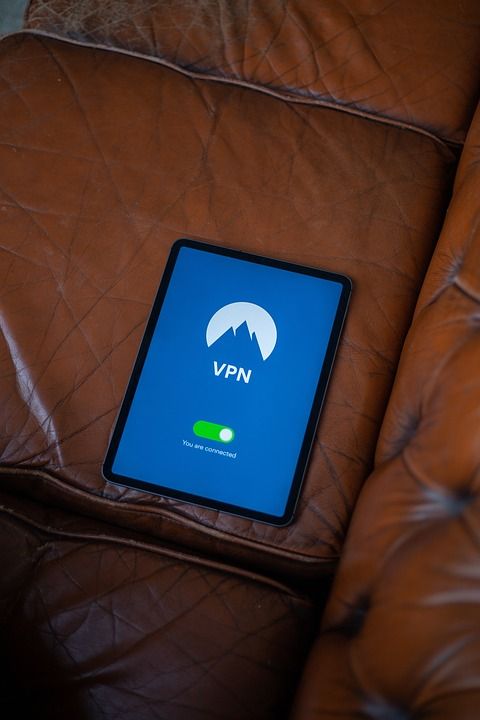 Vpn 个人数据 个人的安全 网络攻击 黑客 极客队 打字 键盘