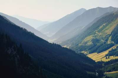 山 谷 晚上 阴霾 自然 景观