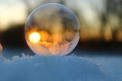 肥皂泡 雪 霜 冬天 寒冷的 磨砂 泡沫 冻结 磨砂的肥皂泡沫