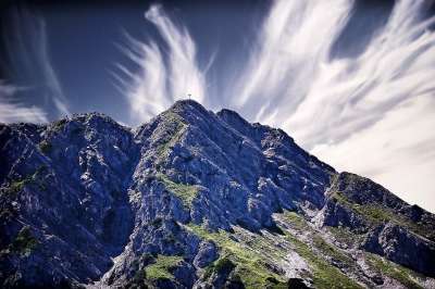 山 天空 峰 云 卷云 多山 山地景观 首脑 山峰 景观
