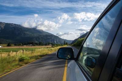 车 云 山 路 一面镜子 天空 旅行 蓝色的车 蓝色旅行 蓝道