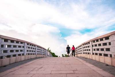 天空 桥 情侣 石板桥 拱桥 爱情 恋人 风景