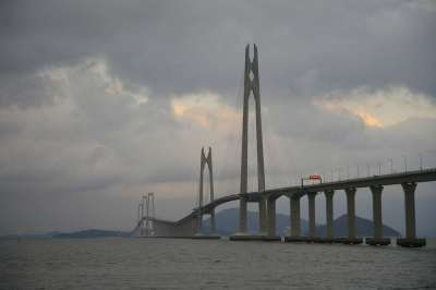 桥 海 海洋 路 结构体 水 天空 云 多云的 风景