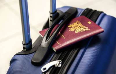 护照 行李 手推车 旅行 假期 旅游 手提箱 游客 航班 商业