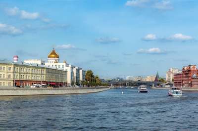 莫斯科 莫斯科河 Kremlevskaya 路堤 阿拉伯博物馆 堤