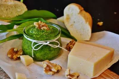 香蒜酱 野蒜 草药 自制 野菜 油 野蒜叶 新鲜 核桃仁 核桃
