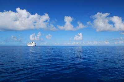 巡航船 船 蓝色的大海 蓝天 巡航 旅行 海 假期 海洋 水