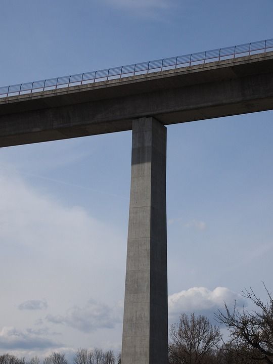 桥 高的 建造 路 桥接 桥墩 建筑学 峡谷 汽车 自动大街