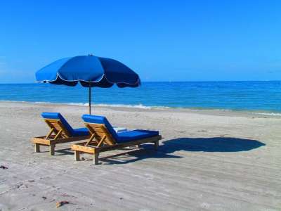海滩 放松 椅子 雨伞 海洋 沙 假期 夏天 旅行 热带