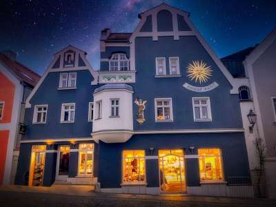 前夕 在晚上 商店橱窗 星空 天堂 黑暗的 历史中心 建造 日晷