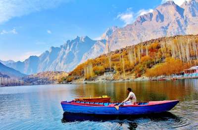 树 湖 巴基斯坦 自然 景观 森林 旅行 秋天 小山 谷