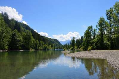 奥瓦尔湖 森林 湖 池塘 山 森林空地 勒 侧臂 自然保护区