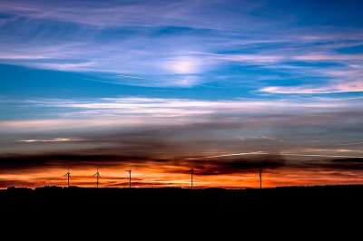 日落 剪影 黄昏 暮 天空 风能 卷云 可再生能源 风力 夕阳