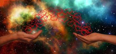 宇宙 手 心 爱 给 粒子 活力 健康 交换 灵性 采取