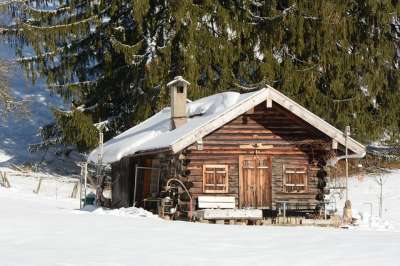 冬天 雪 小屋 木屋 寒冷的 下雪的 冬季的心情 远足 停留