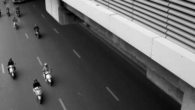 城市 路 交通 黑和白 摩托车 街道 桥 城市的 运输 亚洲