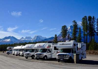 旅宿汽车 野营 旅行 营地 Rving 休闲 Rv 露营车 游客