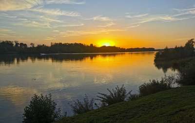 日落 河 自然 太阳 水 反射 风景 黄昏 落下 多瑙河
