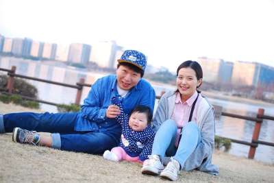 家庭 韩国人 婴儿 微笑 父母 孩子