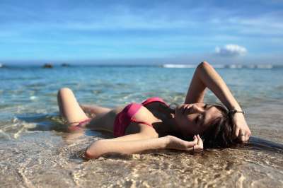 美女 大海 唯美 青春 蓝天 海浪 台湾 人体 春季 唯美