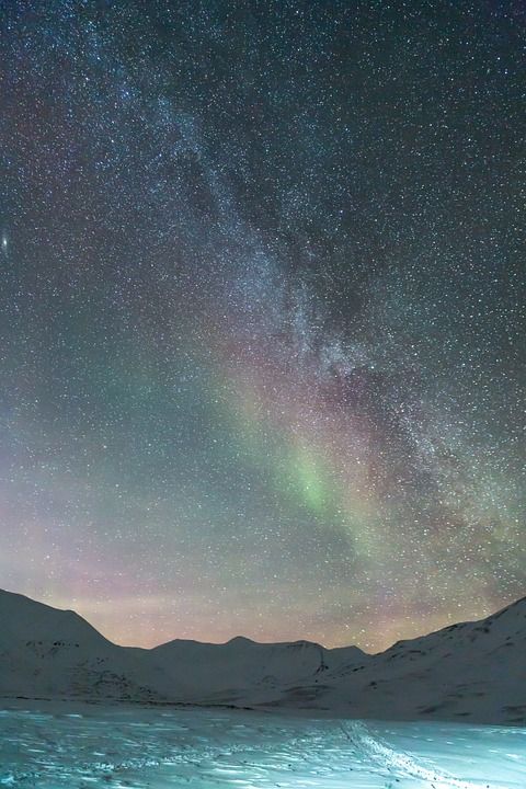 星系 北极光 极光 北极 雪 朗伊尔城 发光现象 神奇的夜晚