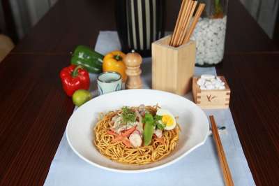 菲律宾美食 面条 翻炒 亚洲人 食物 美食 菲律宾语 菲式炒面