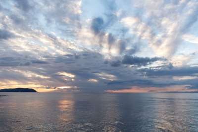 日落 戏剧性的天空 夕阳反射 云 黄昏 海 日落大海 天空背景
