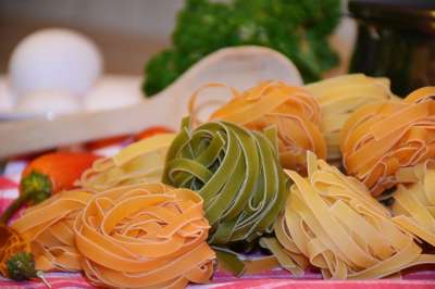 面条 阔 意大利面 生的 多彩多姿的 食物 碳水化合物 一顿饭