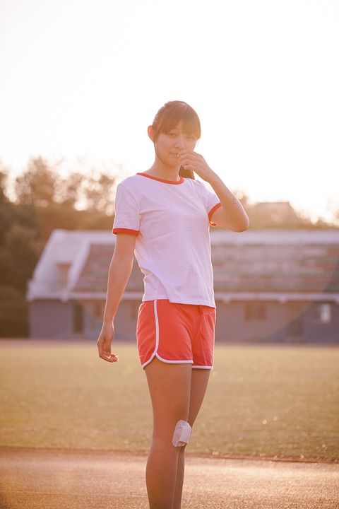 人像 夕阳 美女 年轻的女性 亚洲 体育