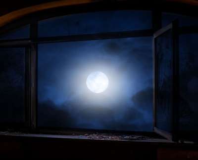 窗户 木结构 幻想 满月 夜晚 月光 浪漫的 天空 光 景观