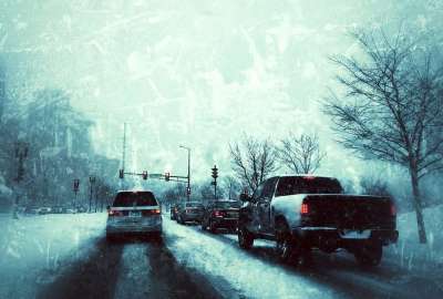 驾驶 冬天 雪 路 车 天气 寒冷的 旅行 冰 危险的 运输
