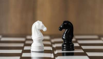 黑色的 板 查看 方格的 将死 棋 棋盘 棋子 游戏 智力