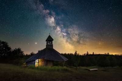 夜晚 星星 教堂 教会 宗教 基督教 上帝 星空 宇宙 银河系