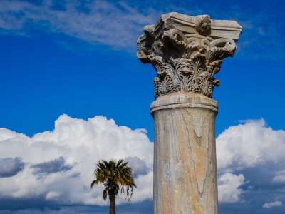 塞浦路斯 Kourion 古老的 地点 柱子 科林斯柱式 天空 云