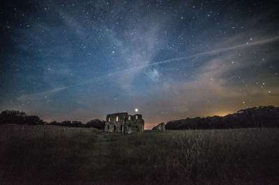 废墟 银河 星星 星夜 繁星点点的天空 宇宙 观星 领域 草