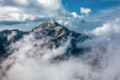 山 首脑 云 顶峰 景观 自然 风景 风景秀丽的 凯科马山