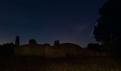 星空 流星 废墟 城堡 夜晚 空间 轮廓 夏天 木头 步伐