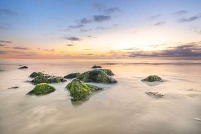 大自然壁纸 自然壁纸 高清壁纸 海滨 石头 卵石 日落 海 海洋