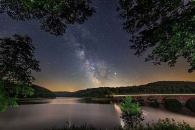 银河系 湖 星空 星星 夜晚 天堂 景观 自然 水 黑暗的