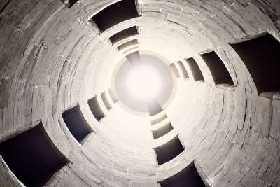 筒仓 光 高的 圆形的 具体的 抽象 灰色的 墙 建造 结构