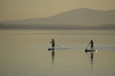 特拉西梅诺湖 Sup 冲浪 冲浪者 水上运动 假期 体育 运动员