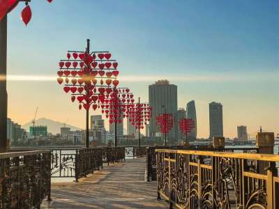 喜欢大桥 爱情锁桥 越南 达南 旅游景点 旅游目的地 亚洲
