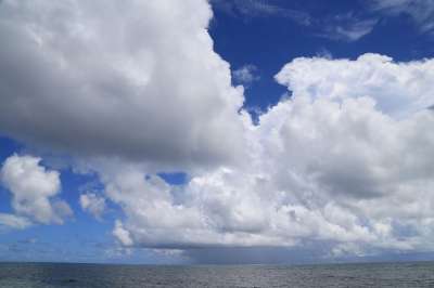 旅行 云 大海