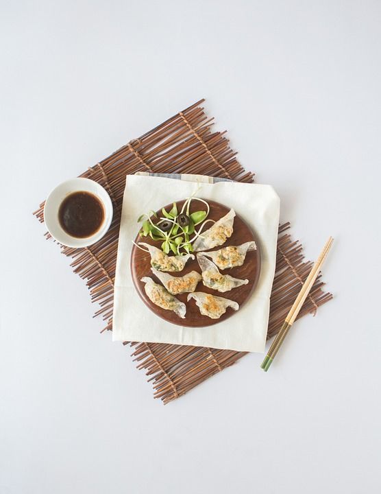 亚洲人 盘子 饺子 美食 一顿饭 食物 餐厅 晚餐 传统的