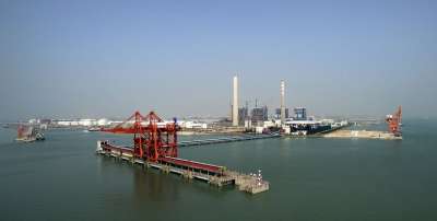 港口 货船 大海