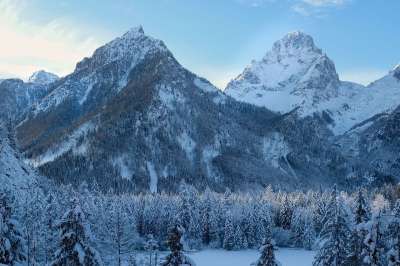 山 雪 自然 冬天 冬季景观 景观 雪景 寒冷的 多雾路段