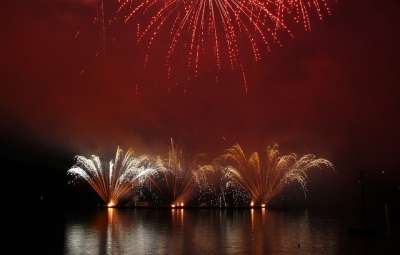 烟花 庆典 爆炸 丰富多彩的 节日 烟火 发光的 事件 喜庆的