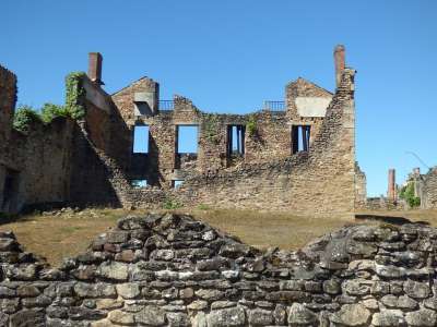 Oradour-Sur-Glane 战争 摧毁 村庄 破坏 废墟