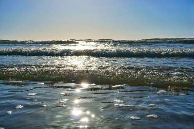 波浪 反射 海 光 夏天 海洋 假期 水 海边 大西洋 海水
